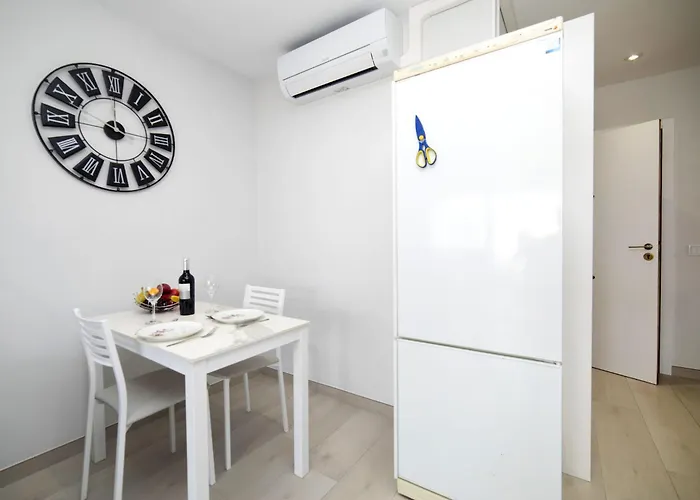 Esmeralda-5 By Interhome Apartmán Ifach