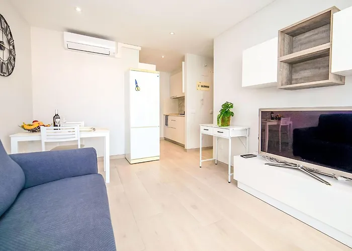 Esmeralda-5 By Interhome